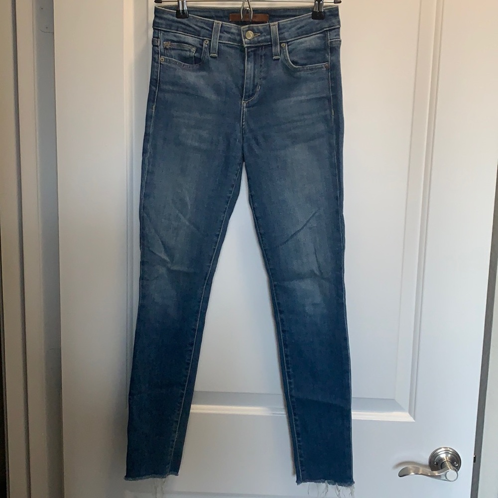 Joe’s mid rise skinny jeans - size 25